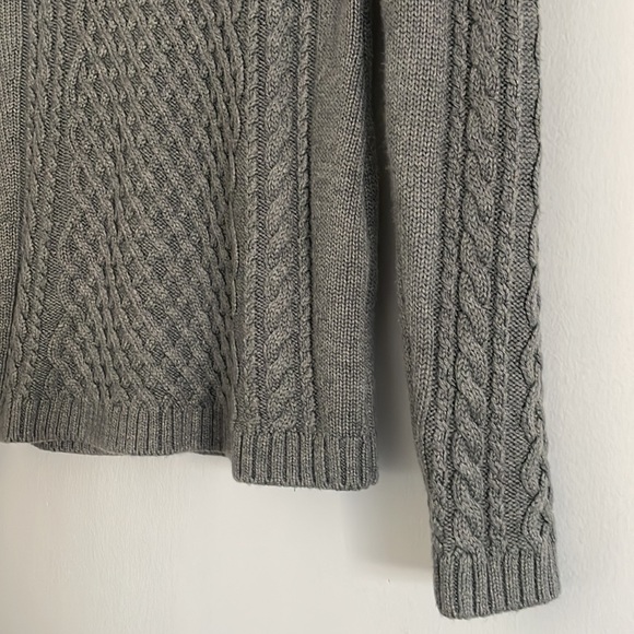 Cable Knit Sweater. - Picture 5 of 10